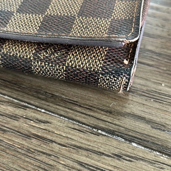 Louis Vuitton Damier Ebene Wallet - Picture 14 of 16